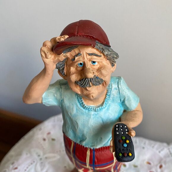 Vintage Russ Berrie "Gimme A Break" Figurine, Quirky Grandpa with Remote - Picture 1 of 9